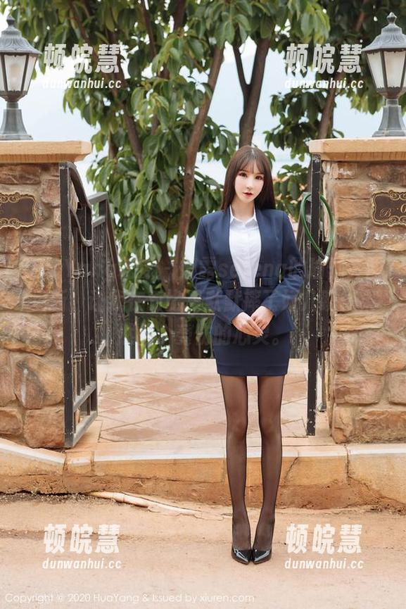 HuaYang花漾-娜露selena HuaYang花漾 - 娜露selena的瑜伽套图更新,让我在对比里默默摔了好几跤,果然是个受伤的心灵。