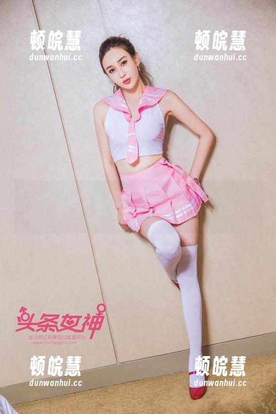 TouTiao头条女神 - 美图合集：信悦儿的泳装时刻，甜蜜又惊艳！