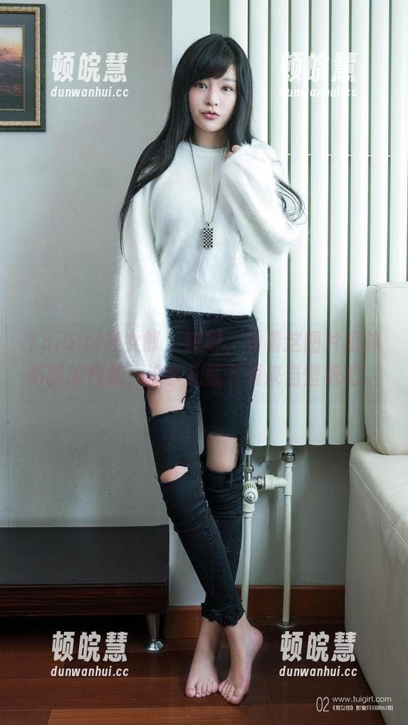TuiGirl推女郎 - 哎呀，看看这图片里林萌萌的白裙，没事儿就下载来当壁纸吧。