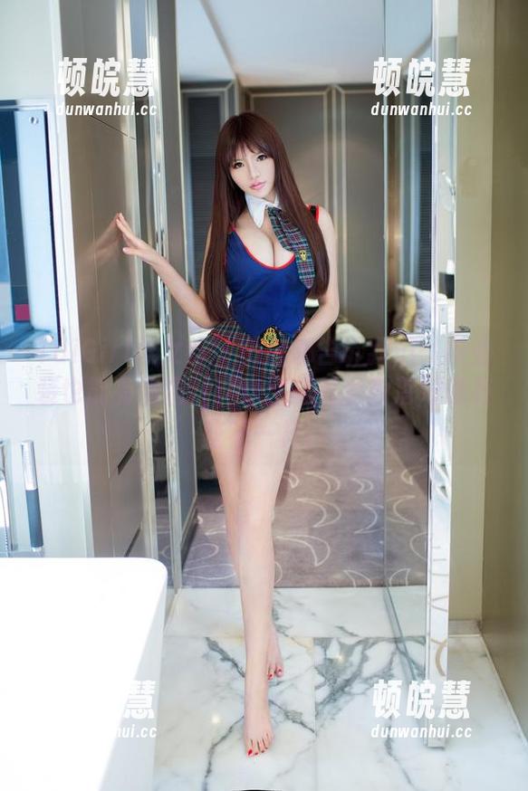 TuiGirl推女郎 - 田芯娜告诉我们：职业装也能有情调，这套图的某个角落好像有些不一样。