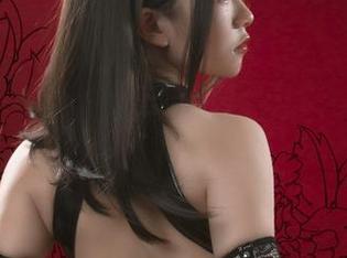 Uki雨季在潮水中，玉藻前泳装cos更新，妥妥成焦点。