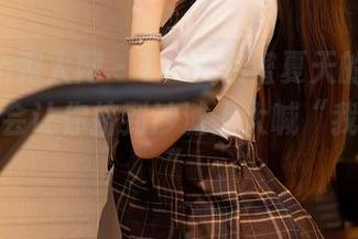 Xiuren秀人网 – Yomi悠蜜夏天的图集，哪一张会让你挤到沙滩上大喊“我来了！”