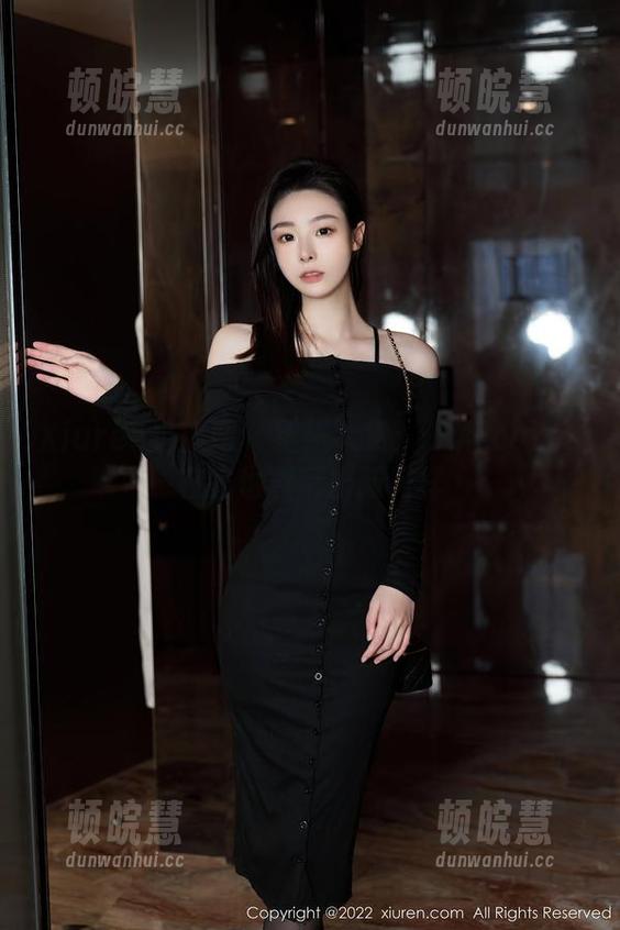 Xiuren秀人网-媃柔rourou Xiuren秀人网 - 壁纸大赏:媃柔rourou在家也能玩出新花样