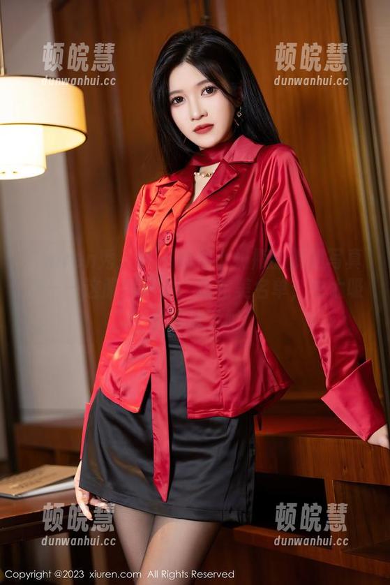 Xiuren秀人网-柚柚小奶瓶 Xiuren秀人网 - 柚柚小奶瓶的御姐写真集——这肌肉美腿,这完美名单,也太吸引眼球了吧