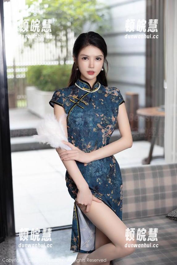 Xiuren秀人网-白洁Bessie Xiuren秀人网 - 别眨眼,白洁Bessie旅拍全套图包恰恰展现了假象与现实的经典对峙。