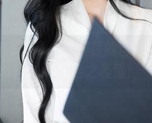 Xiuren秀人网 – 程程程的自拍狂欢：当自拍遇上迷之表情！