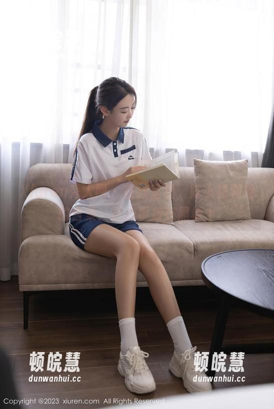 Xiuren秀人网-陈小花 Xiuren秀人网 - 在教室里,陈小花和她的合集:把心事放在黑板上