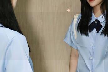 Xiuren秀人网 – 黄可Christine&女孩，作品里总带着一点点叛逆的气息，让人不禁想多看几眼。