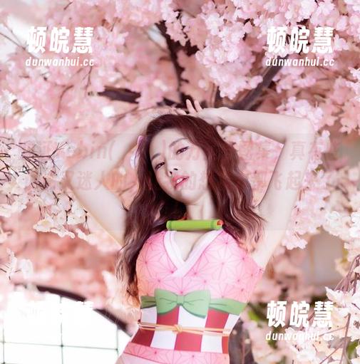见证Yebin(전예빈)的万圣节图集，真有些诡谲又迷人的，让我的想象力都飞起来了！