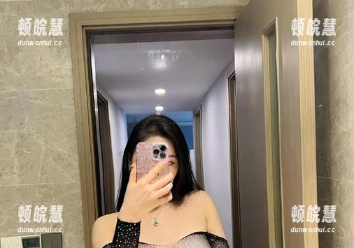 不爱笑的赛琳 微密圈 - 私房写真:不爱笑的赛琳与天使的一场微妙交融
