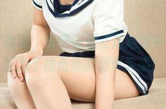 丽柜 – 哈哈，安安在双马尾定制中，正好成为了插画师的创作灵感！