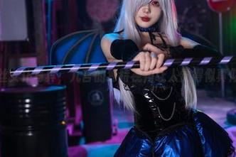 黑丝女仆写真，九言的独特视角让人觉得似真似幻
