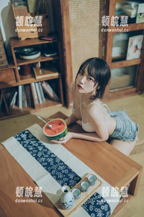 二佐Nisa的私房洞洞毛衣合集：围着我转圈的只剩毛衣了！