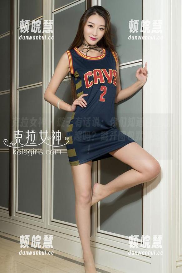 克拉女神-璇子 克拉女神 - 璇子有话说:你们知道白丝能带来的点滴小乐趣吗?戳开图包就知道了!
