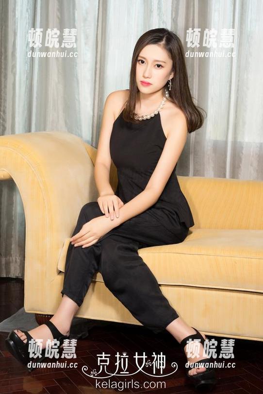 克拉女神-璇子 克拉女神 - 璇子和她的体操服最新作品集里,都隐藏着哪些微妙的火花?真想好好打量打量。