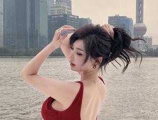 微密圈 – 周妍希的清纯风格，根本撑起了整个图库里的高清层次感啊！