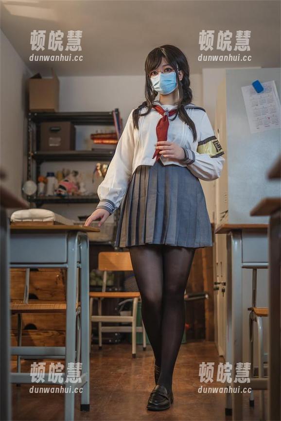 啊日日_Ganlory 啊日日_Ganlory驾着迷糊女仆飞向碧蓝航线,私房美图一个比一个逗!