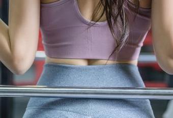 精选写真：坏露露香宝，少女的叛逆与甜美交织。