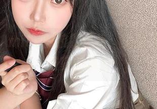 大肉丸Amiee的校服风格，美图是我无可救药的最爱