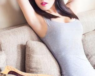 头条女神 – 作品《奶牛》——娜依灵儿让我们认清了光牛的真正魔力！
