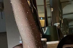 微密圈 – 哈哈！女刺客的最新图集，足球宝贝们的求生技能大比拼