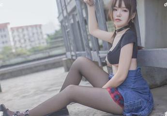 穿着白内衣的宅夏yoko，是在cos一个隐秘角色吗？