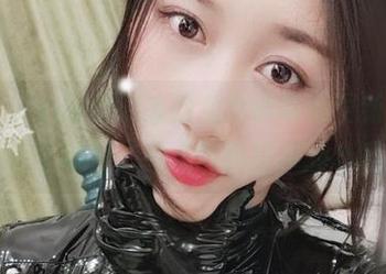 微密圈 – 小玉吃果冻的兔女郎写真更新了，快来借个眼神。有人帮我捡掉的心吗！