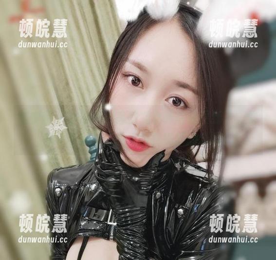 微密圈 - 小玉吃果冻的兔女郎写真更新了，快来借个眼神。有人帮我捡掉的心吗！