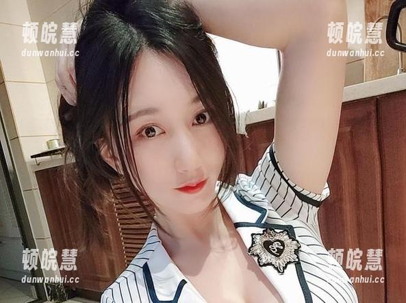 微密圈 - 小玉吃果冻的丝袜写真集，给你意想不到的搭配哦，原图很抓眼！