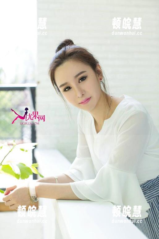 尤果网-王语纯 尤果网 - 每页王语纯的夏日写真都是吸引力无穷,突然就想去海边散步了!