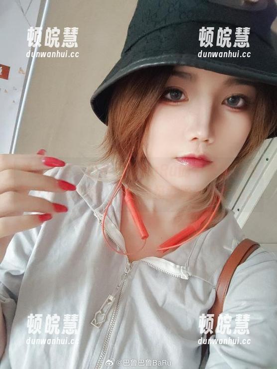巴鲁巴鲁BaRu 难以置信,巴鲁巴鲁BaRu的牛仔裤在美图上如此抢眼,壁纸都想要顺便搭个边。