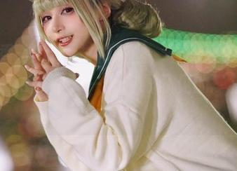 樋口円香-竞泳无衬衫灰丝，看幼爱youmeko把cos推到了一个肉眼可见的‘温度’！
