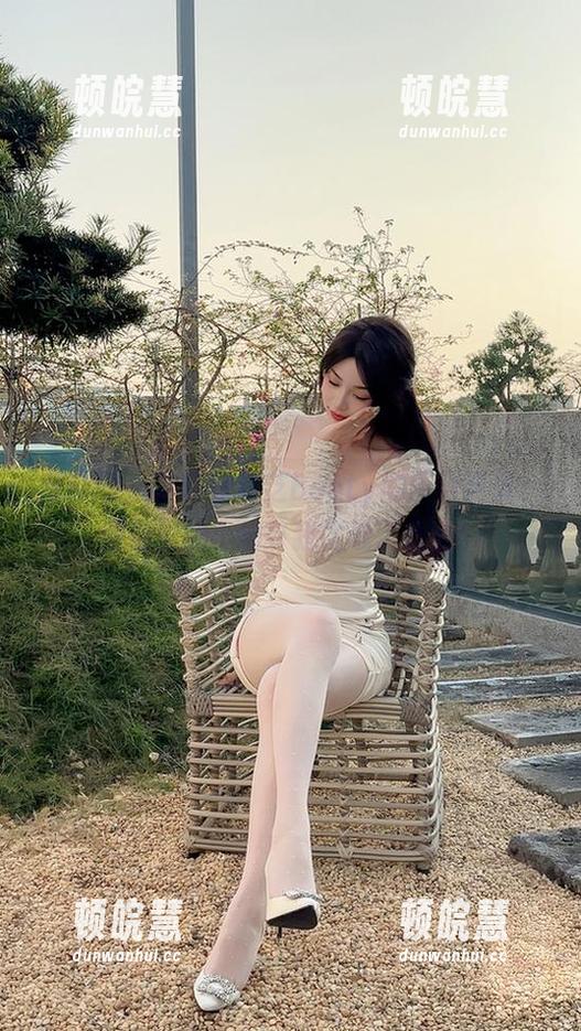 微密圈 - 聊聊徐莉芝Booty的闷骚男友：图包里的小细节我发现了什么！