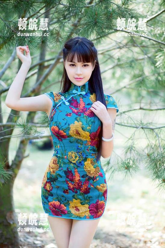 推女郎-何奕恋 推女郎 - 何奕恋私拍秘籍:如何让妹妹成焦点?