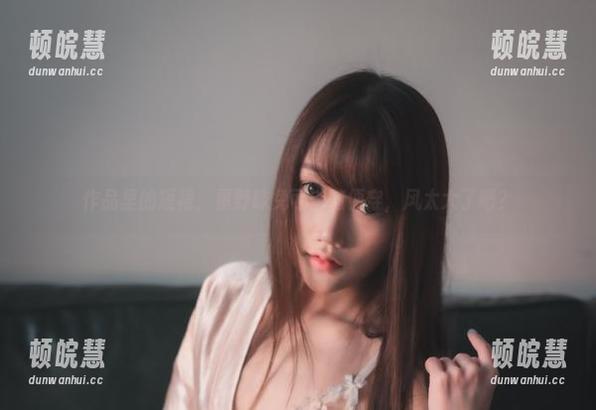 作品里的短裙，星野咪兔可以随便穿，风太大了吧？