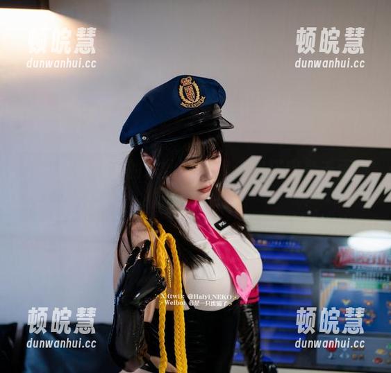 是一只废喵了 是一只废喵了的职业装图集:穿搭变身千面猫咪分享会!