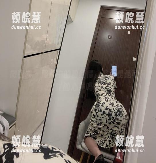 是可馨吖 微密圈 - 照片中的粉红情,究竟是是可馨吖的心声吗?