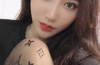微密圈 – 别说，从林子喵Lynne的校园写真中，我悄悄把她的搭配记在了心底！