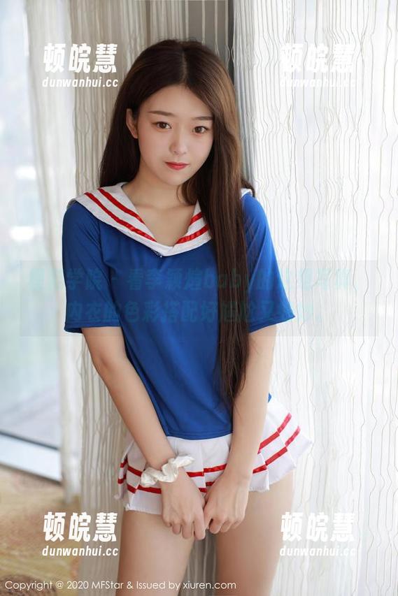 模范学院-李颖煊baby 模范学院 - 看李颖煊baby的这组写真,内衣的色彩搭配好尴尬又好妙。