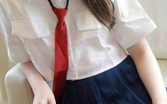 模范学院 – 沈佳熹泳装写真，眼神已无法自信地移动方向了…