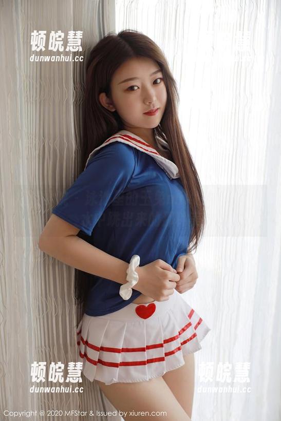 模范学院-玉兔miki 模范学院 - 泳池里的玉兔miki照片:能从水中跳出来的那种美