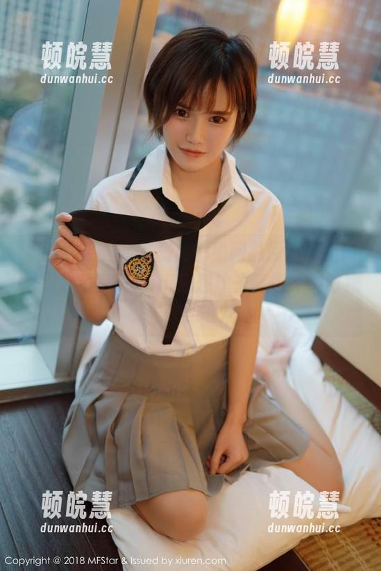 模范学院-糯美子Mini 模范学院 - 免费扔出一组网袜原图,纯粹是因为糯美子Mini也想追求幸福(别问我哪里来的哈)。