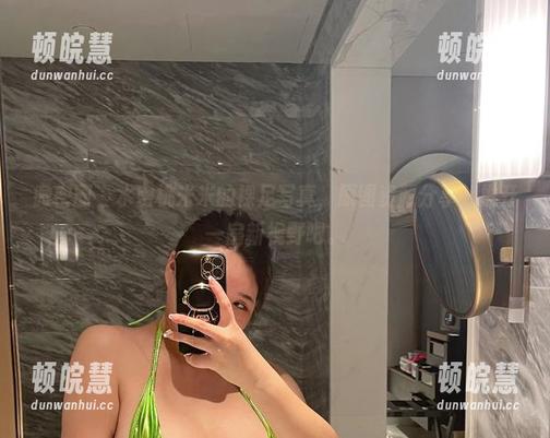 微密圈 - 水蜜桃米米的裸足写真，原图资源分享，推开一扇新视野吧。