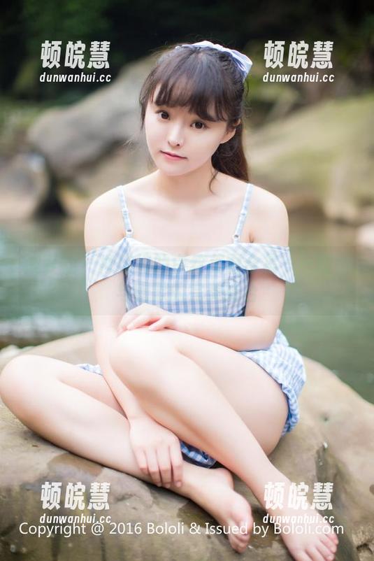 波萝社 - 柳侑绮的白丝美图合集——颜值与幽默的完美结合