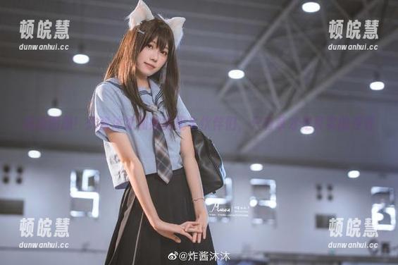 炸酱沐沐 最新图册!炸酱沐沐和她的奶牛伙伴们,只有草才是真实的存在。