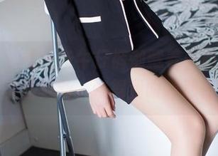 爱蜜社 – 每一条牛仔裤都藏着小心思，黄歆苑的美图更新，瞧得我眼睛都在冒光。