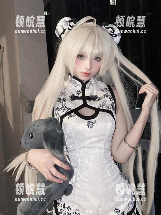 特软儿Sona 房间悄悄变成沙滩,即刻抢特软儿Sona的免费照片!夏日好不热闹!