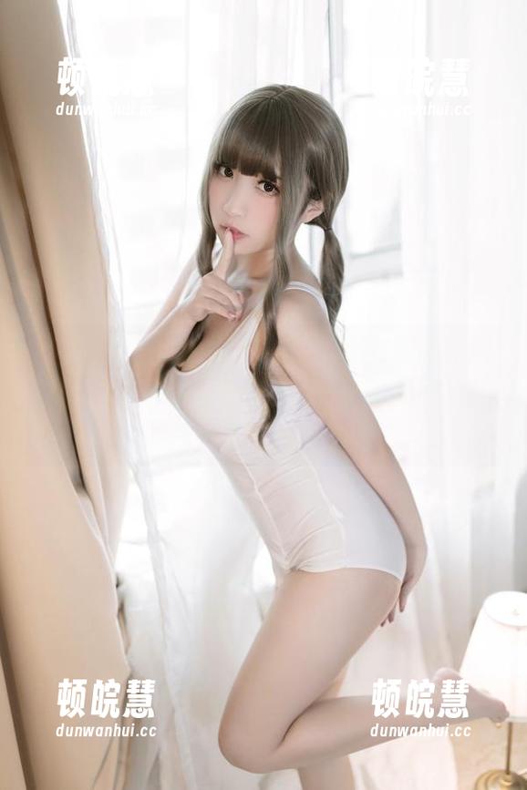 猫田圣奈奈 猫田圣奈奈的美腿合集,让我对腿的使用艺术有了新的思考:腿是用来走路的?我疑惑了!