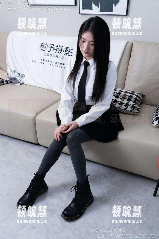甜予摄影-肉肉 甜予摄影 - 肉肉私藏的裸足写真:听说脚丫子有释放压力的神奇技能,还敢试试吗?