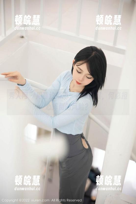 秀人网 - 周慕汐原图，脚踩高跟，何必担心摔倒的风险？
